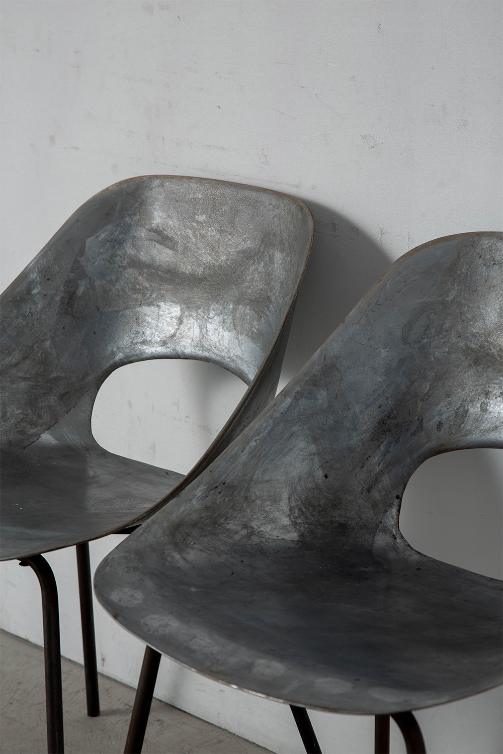 Tulip Chair by Pierre Guariche for Steiner in Aluminium and Steel