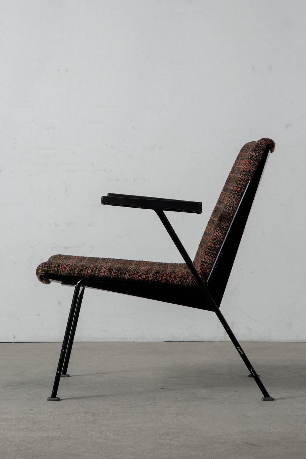 Oase Lounge Chair by Wim Rietveld for Ahrend De Cirkel in Fabric and Steel