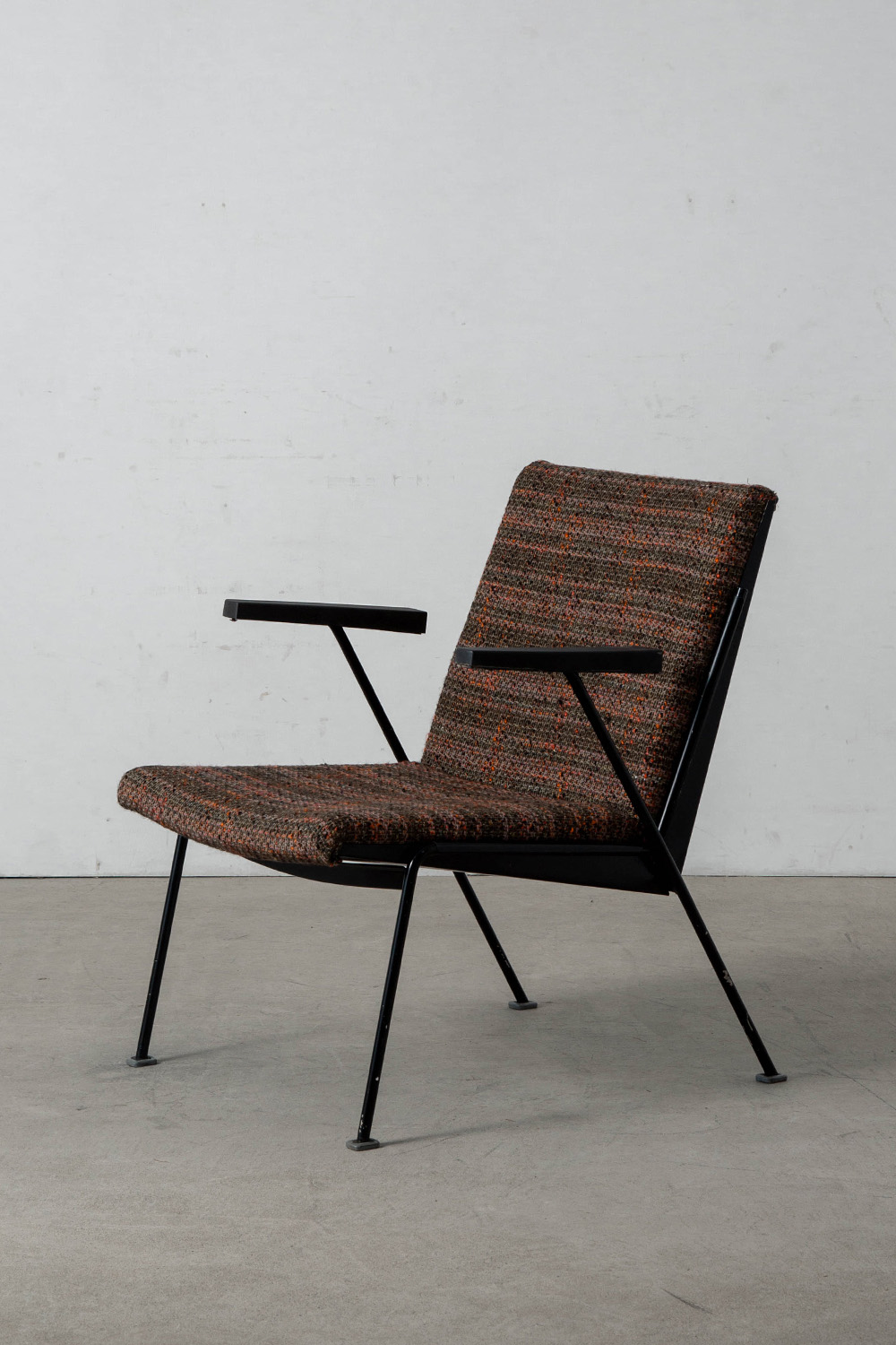 Oase Lounge Chair by Wim Rietveld for Ahrend De Cirkel in Fabric and Steel