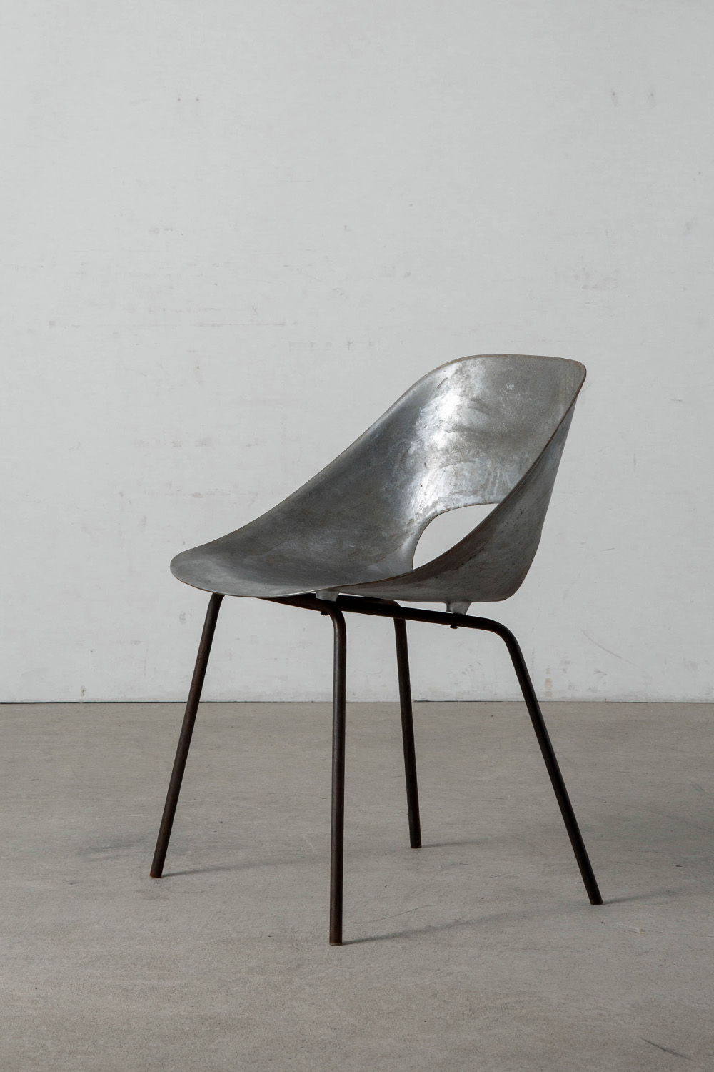 Tulip Chair by Pierre Guariche for Steiner in Aluminium and Steel