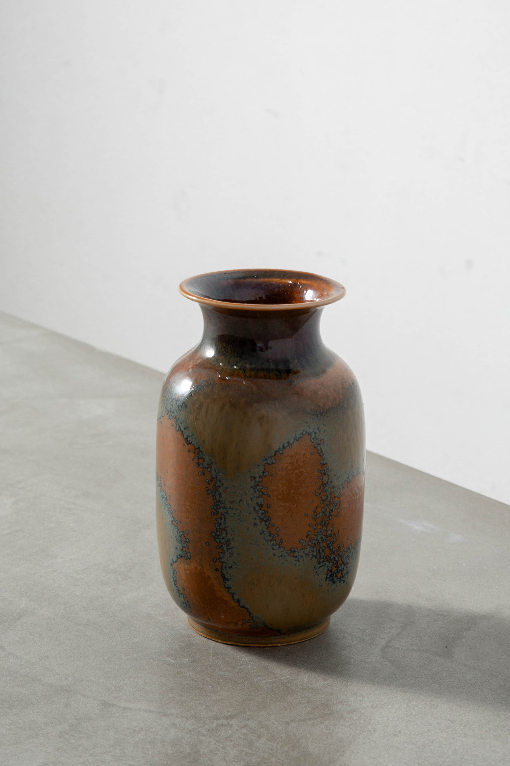 Flower Vase in Ceramic