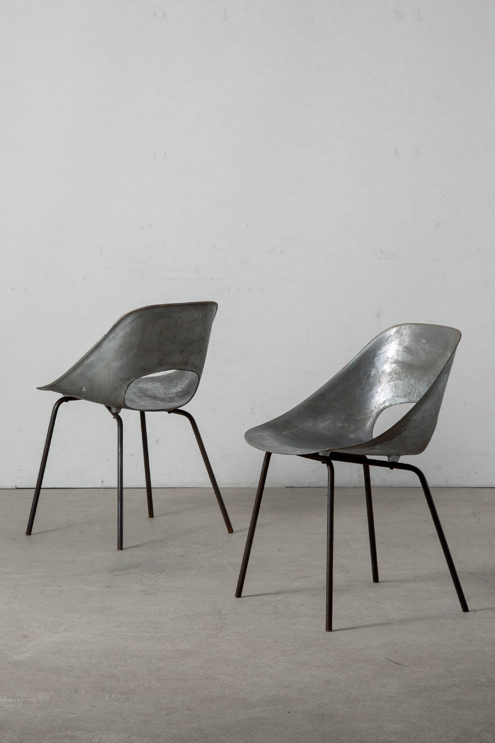 Tulip Chair by Pierre Guariche for Steiner in Aluminium and Steel