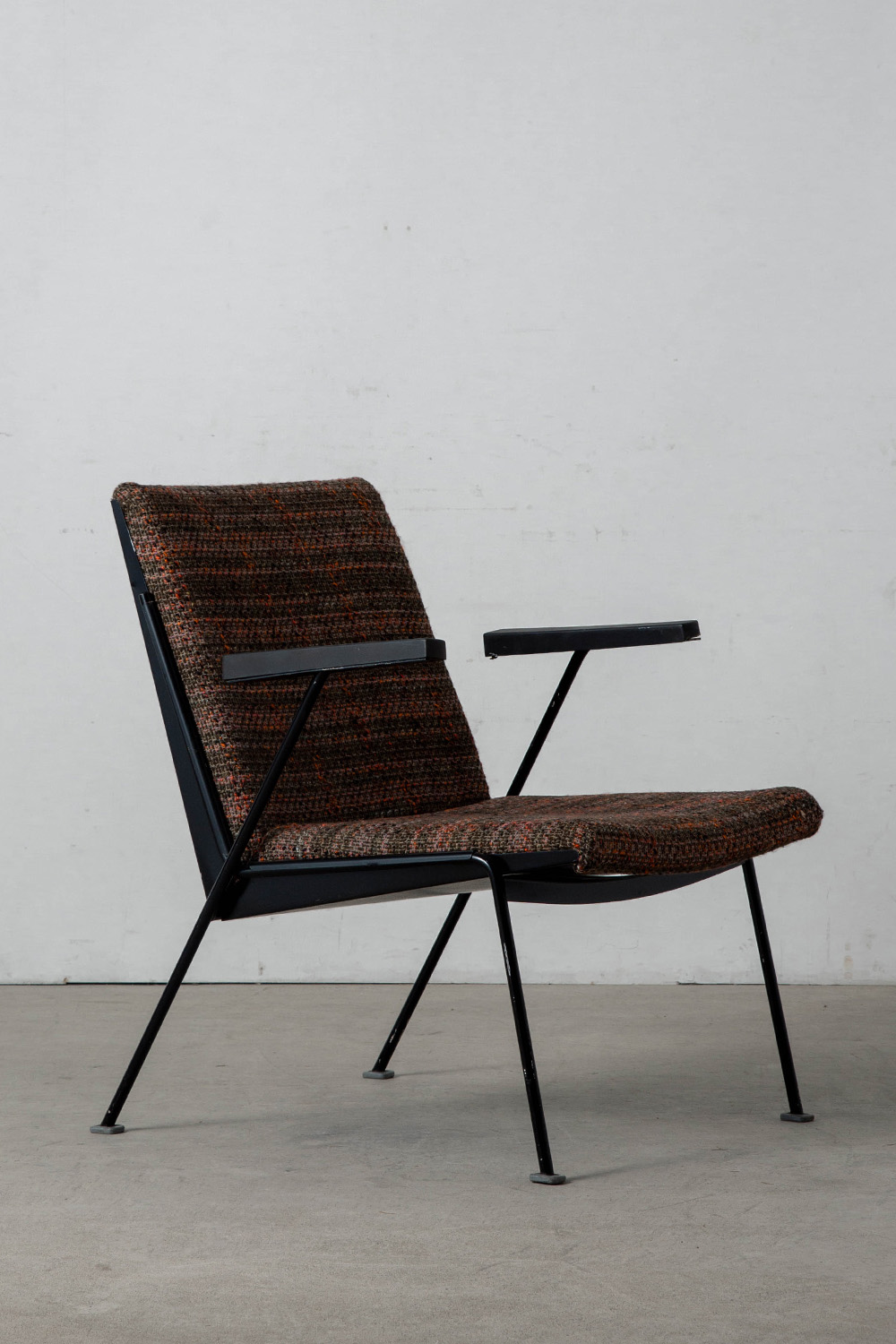 Oase Lounge Chair by Wim Rietveld for Ahrend De Cirkel in Fabric and Steel