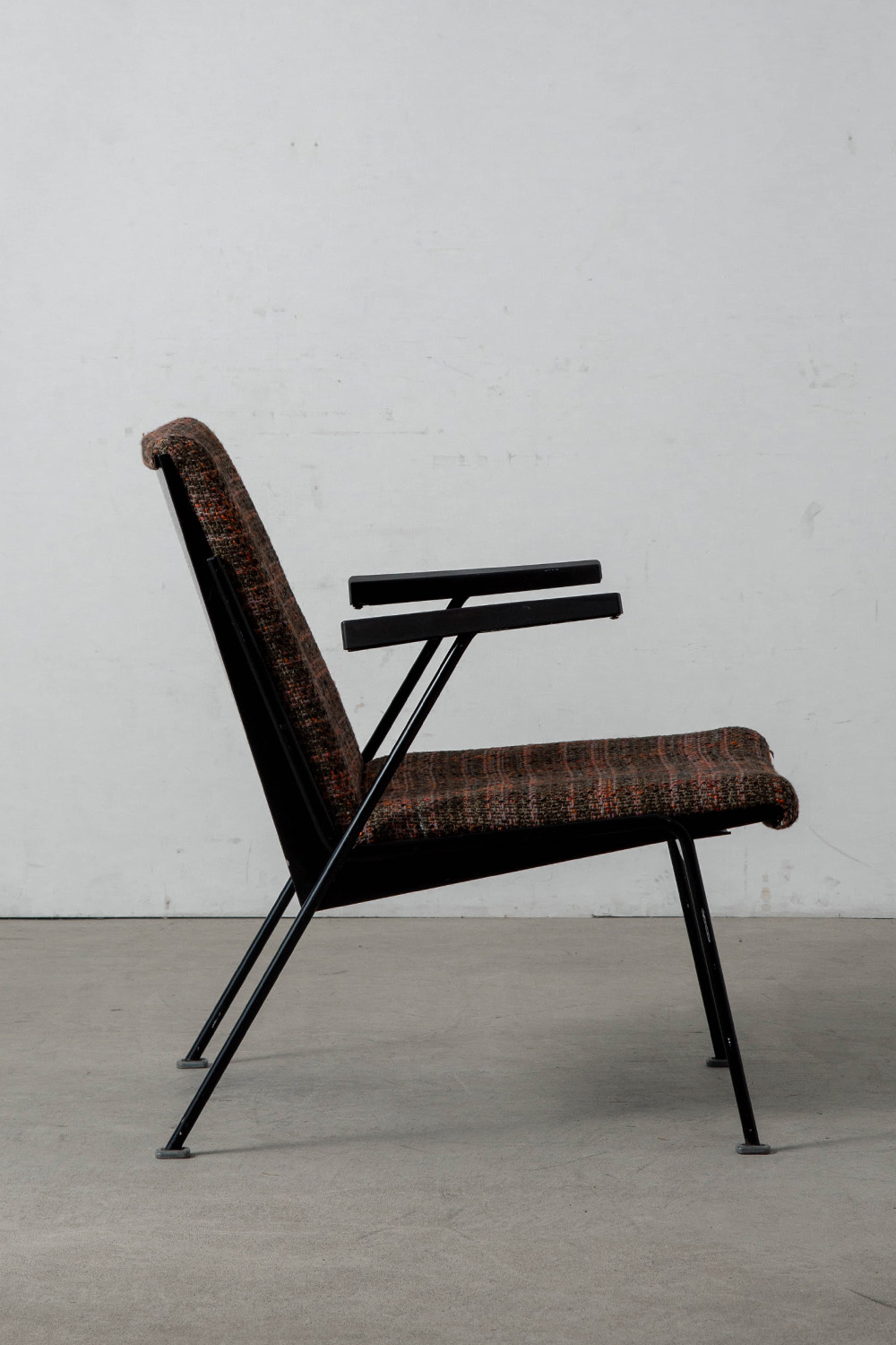 Oase Lounge Chair by Wim Rietveld for Ahrend De Cirkel in Fabric and Steel