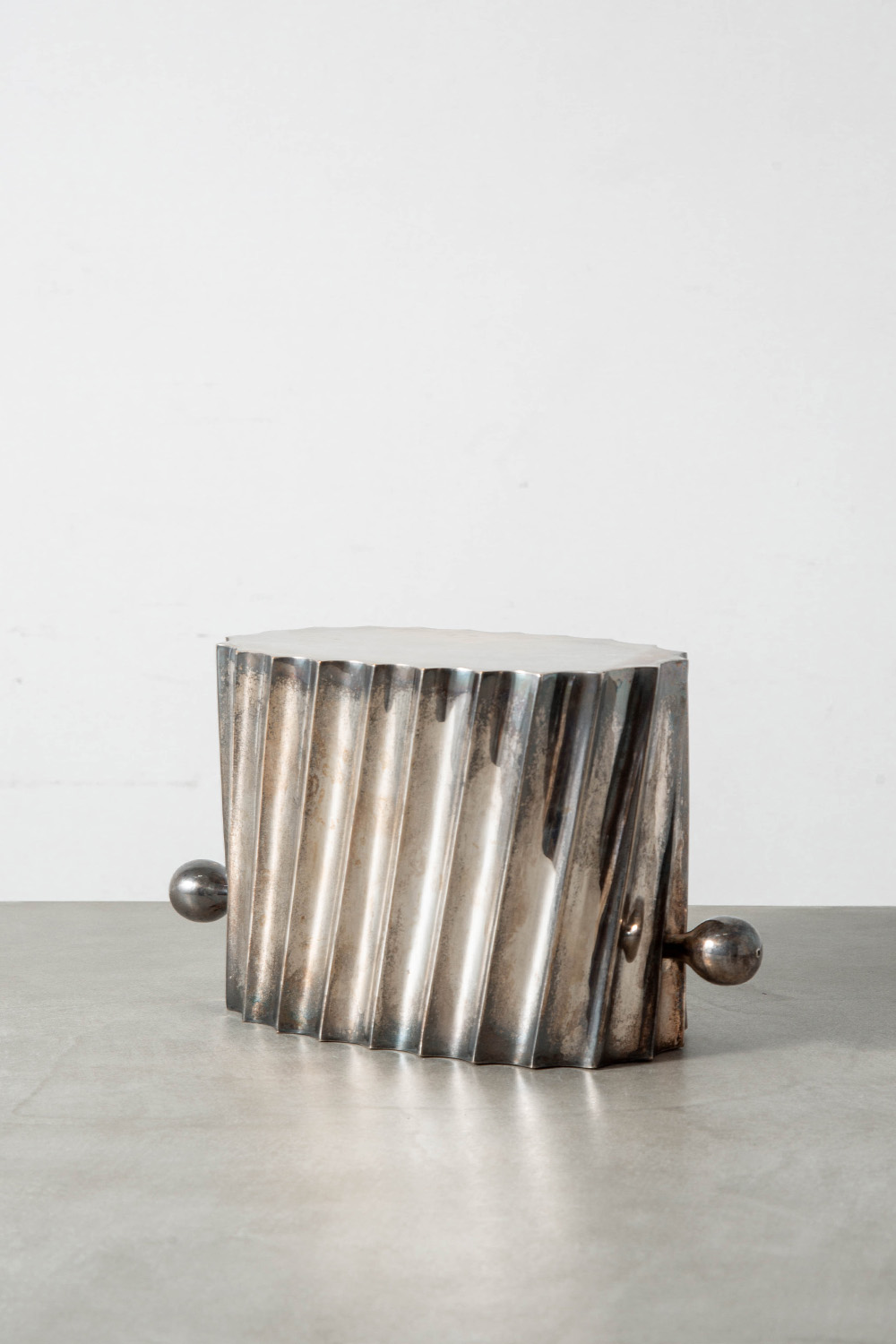 Wine Cooler in Metal