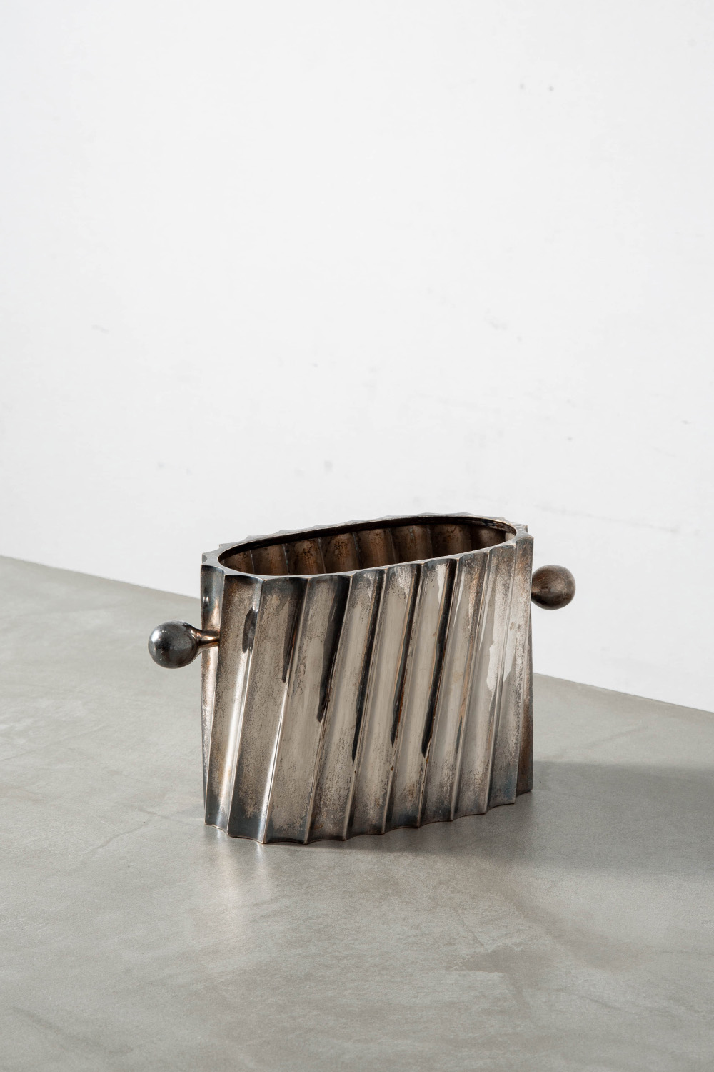 Wine Cooler in Metal