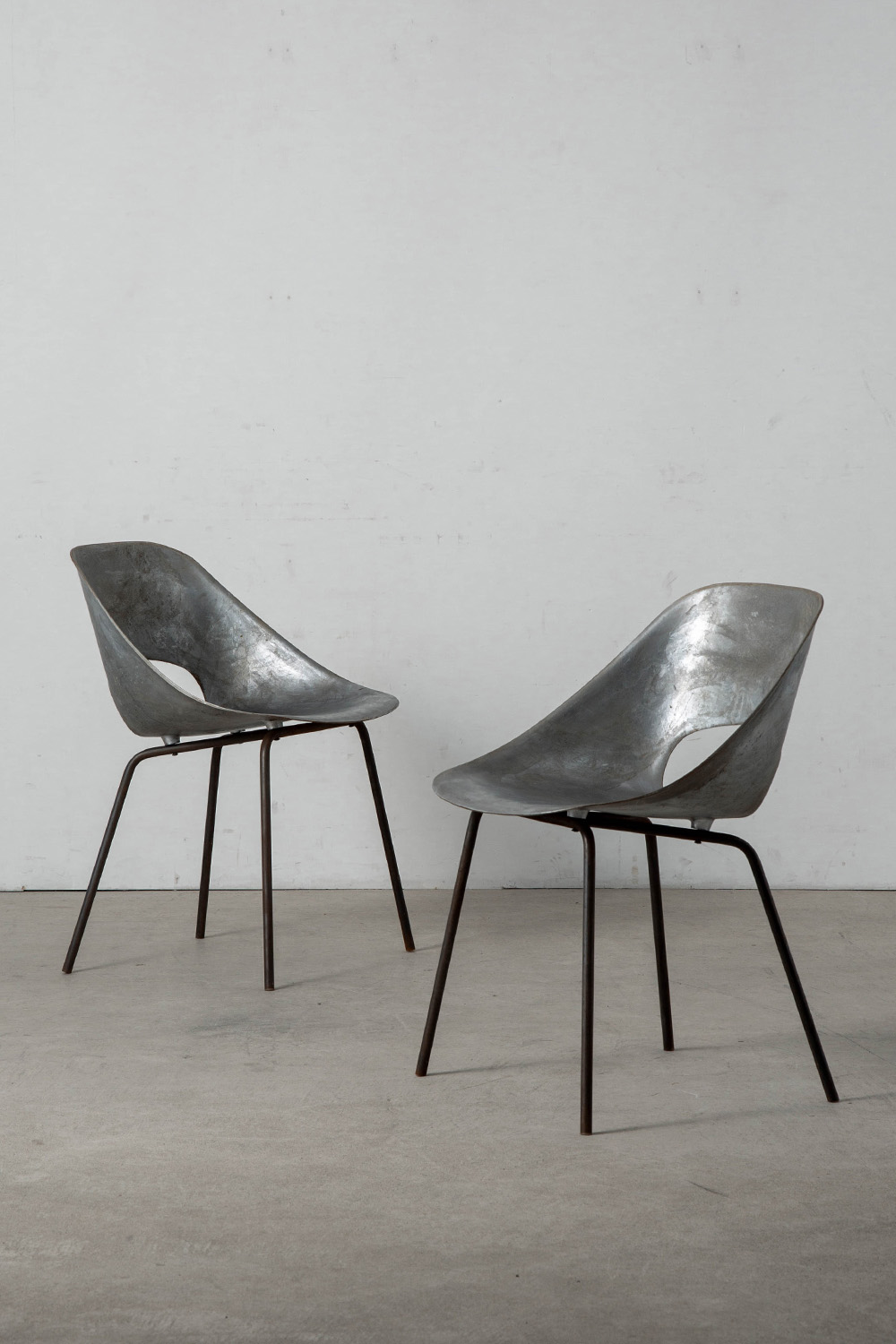 Tulip Chair by Pierre Guariche for Steiner in Aluminium and Steel
