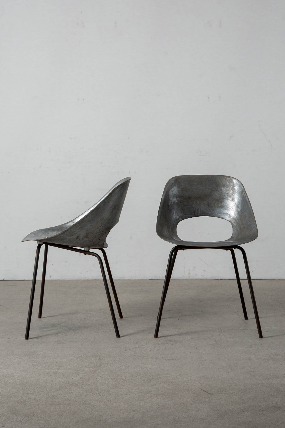 Tulip Chair by Pierre Guariche for Steiner in Aluminium and Steel