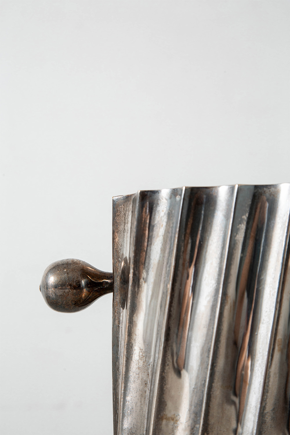 Wine Cooler in Metal