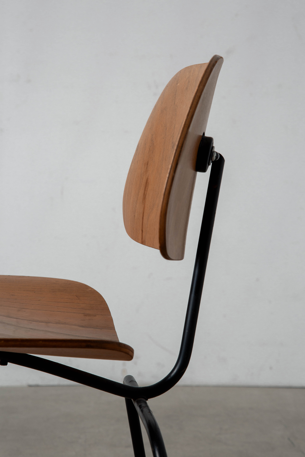 DCM Chair by Charles & Ray Eames for Herman Miller in Plywood and Metal