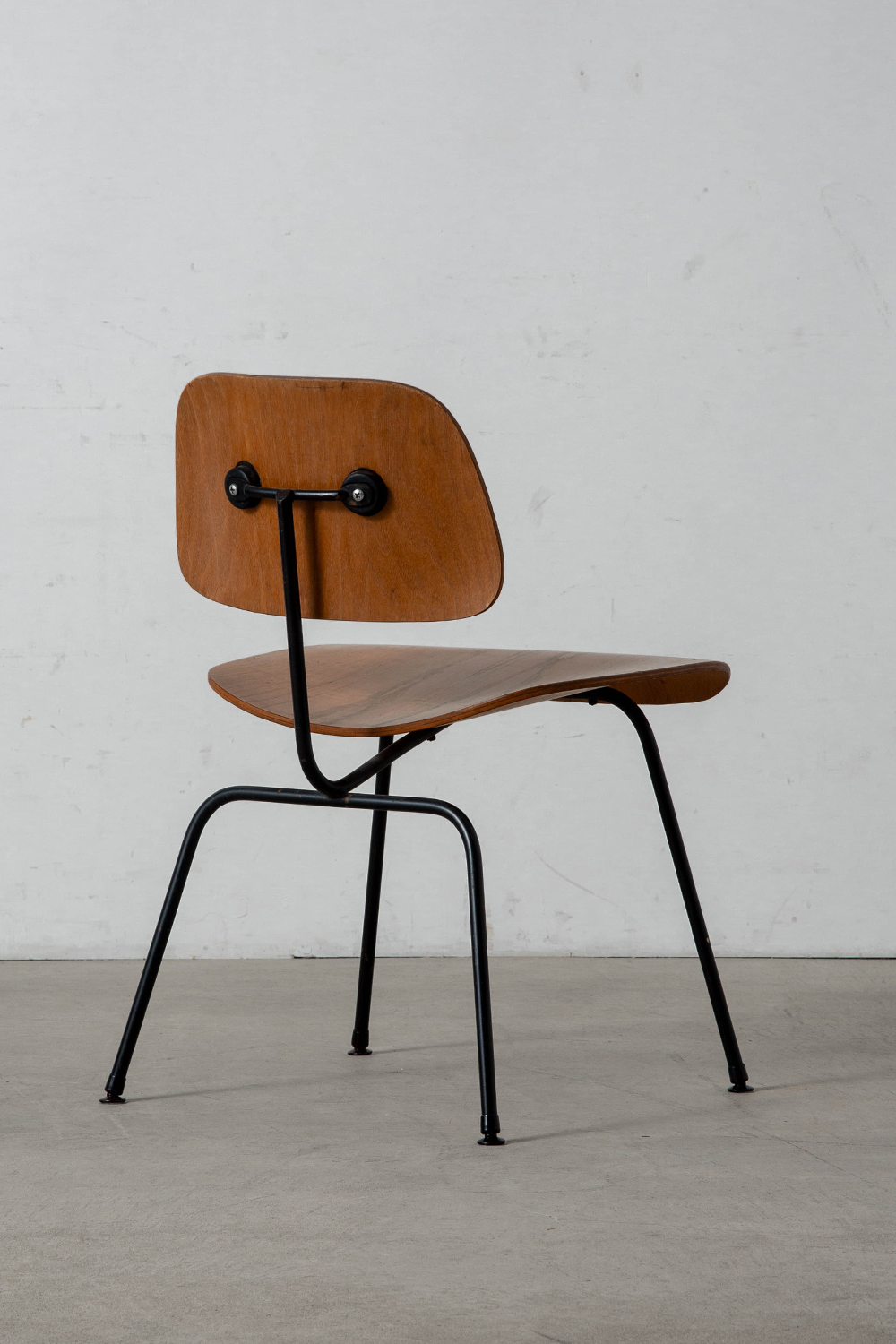 DCM Chair by Charles & Ray Eames for Herman Miller in Plywood and Metal