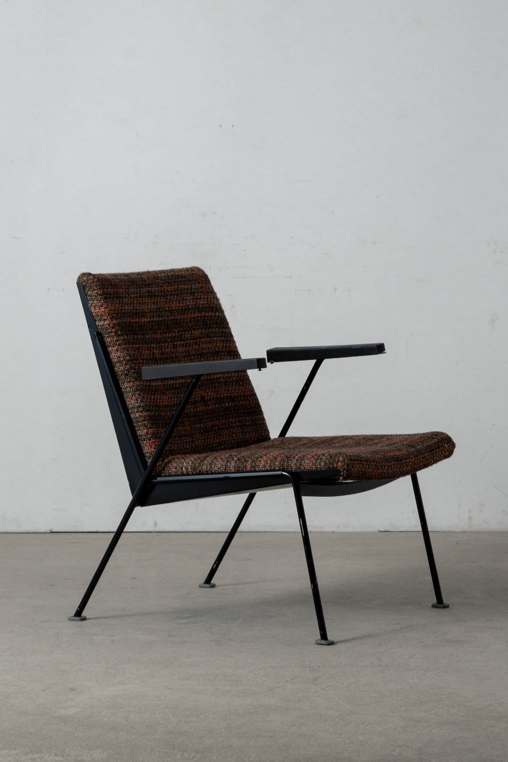 Oase Lounge Chair by Wim Rietveld for Ahrend De Cirkel in Fabric and Steel