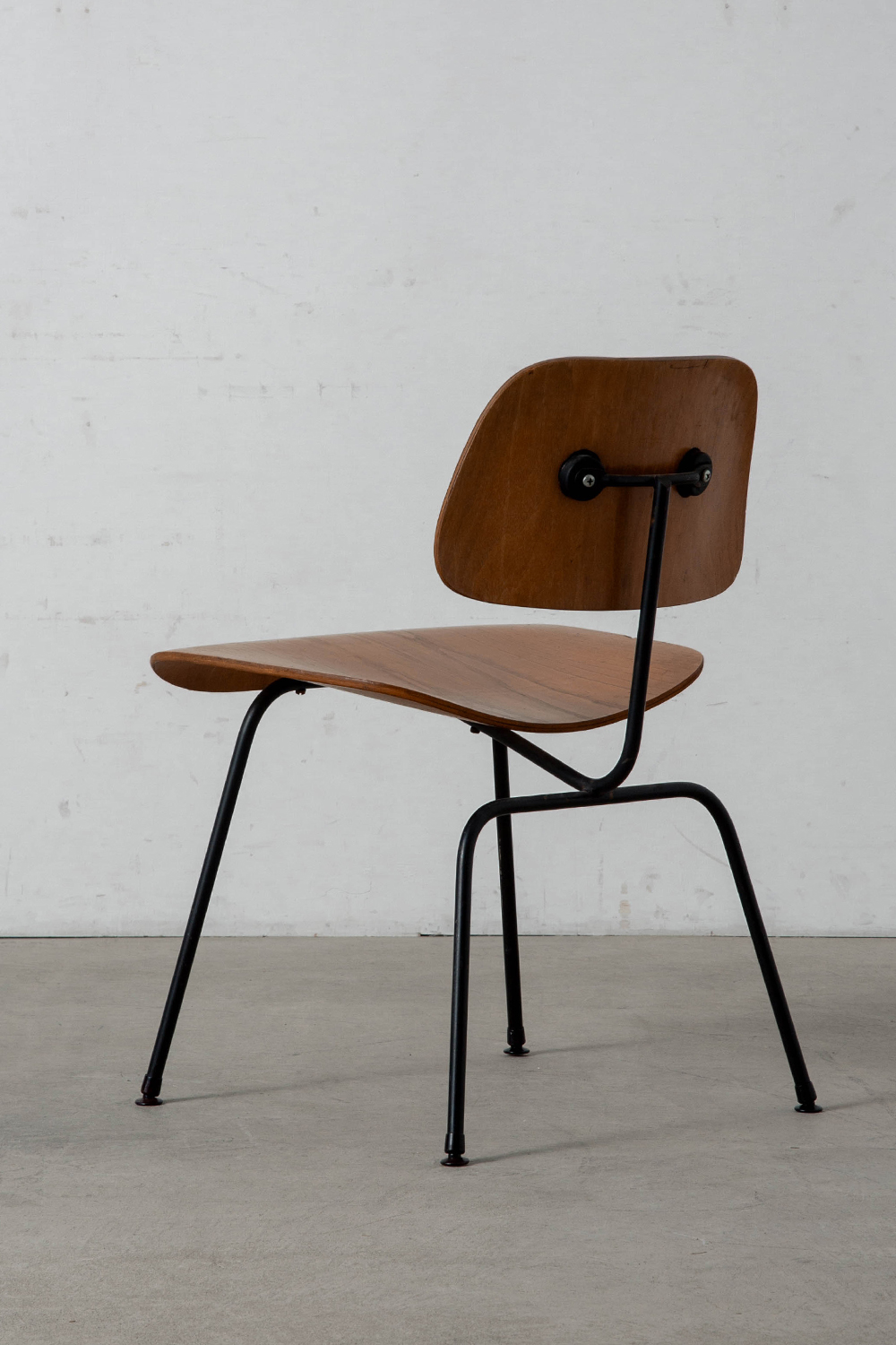 DCM Chair by Charles & Ray Eames for Herman Miller in Plywood and Metal
