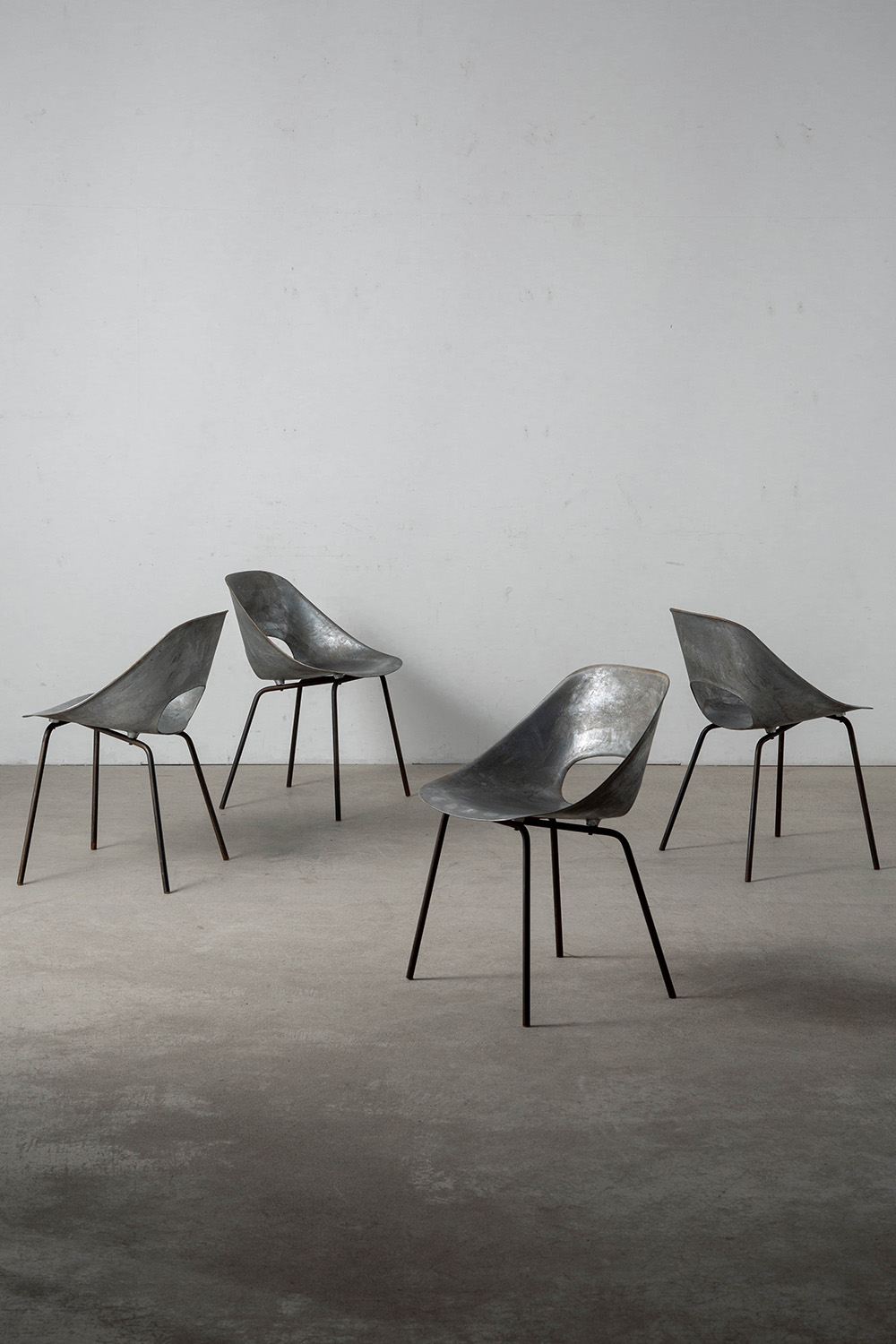 Tulip Chair by Pierre Guariche for Steiner in Aluminium and Steel