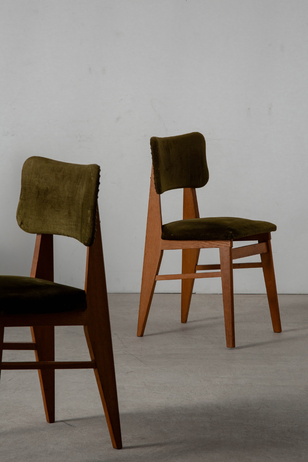 Dining Chair attribute to Jean Prouvé for Vauconsant in Fabric and Wood