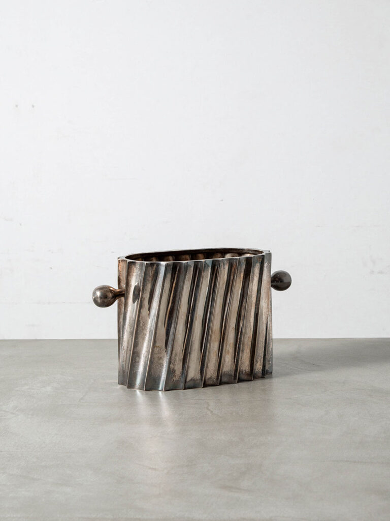 Wine Cooler in Metal