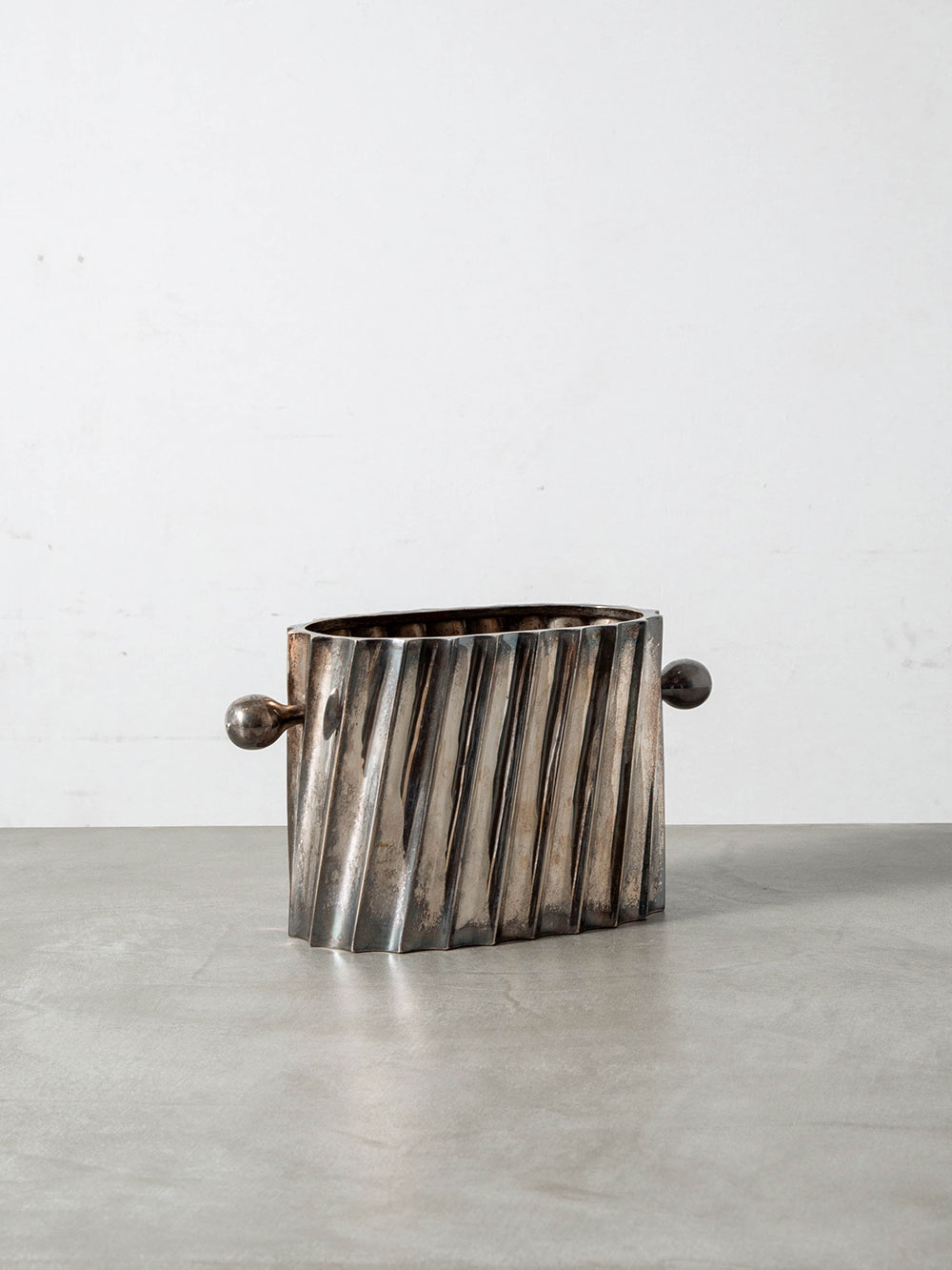 Wine Cooler in Metal