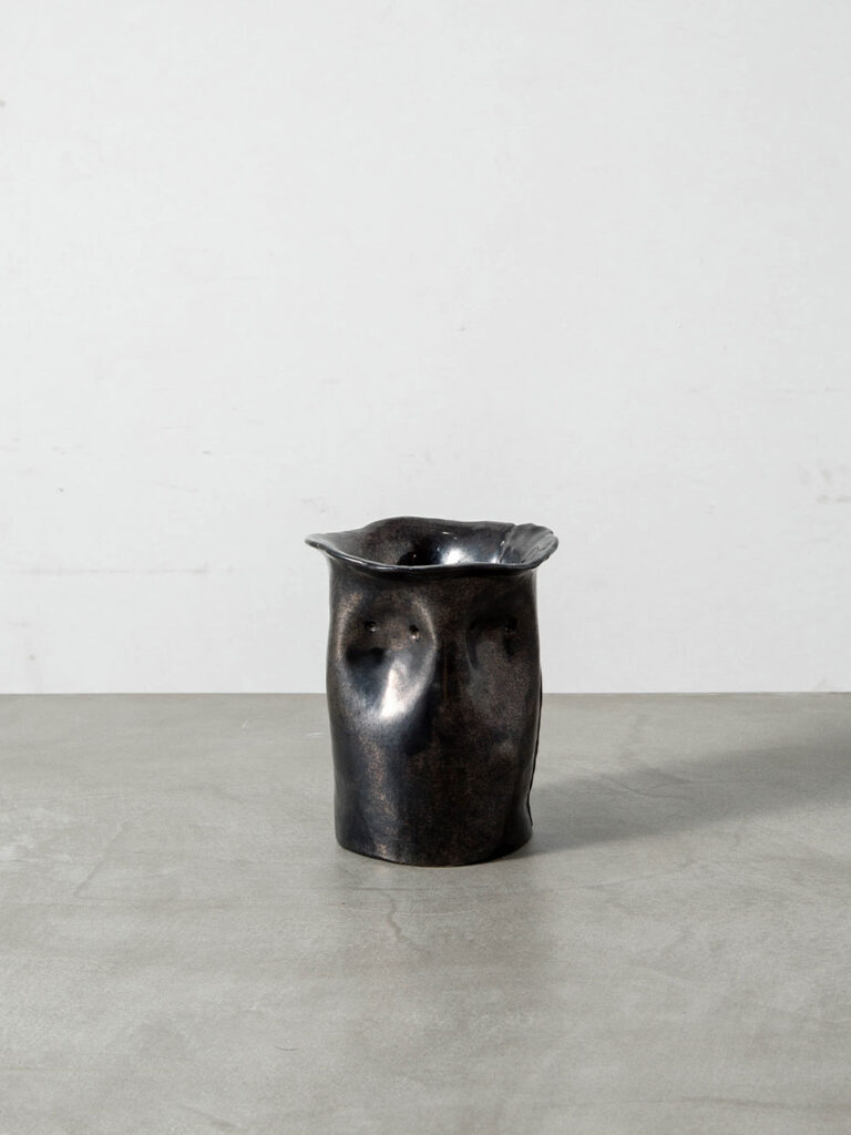 Flower Vare in Ceramic