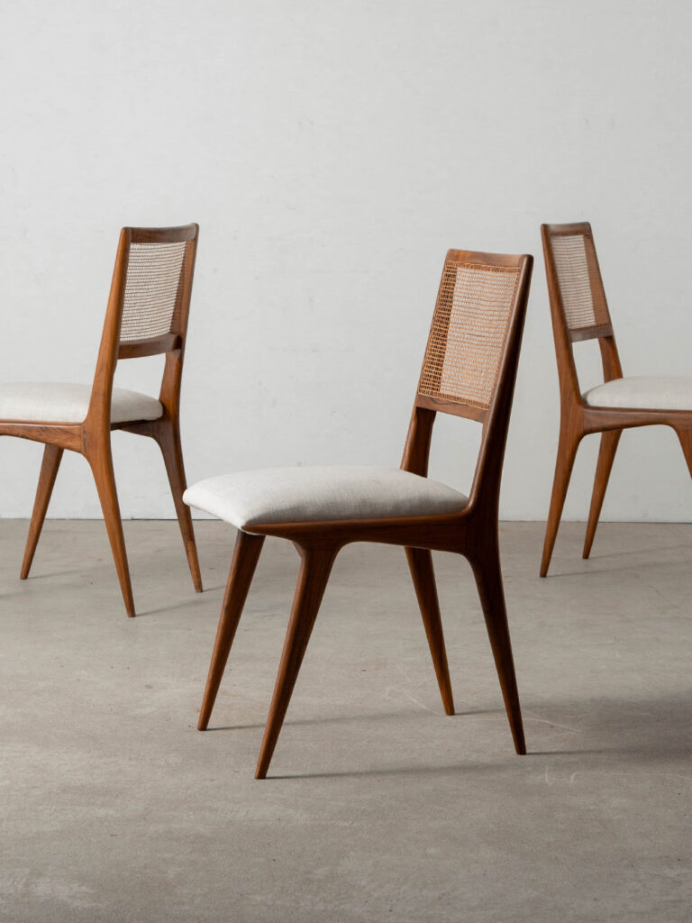 Dining Chair for Hall. Móveis e Decorações in Wood , Fabric and Rattan