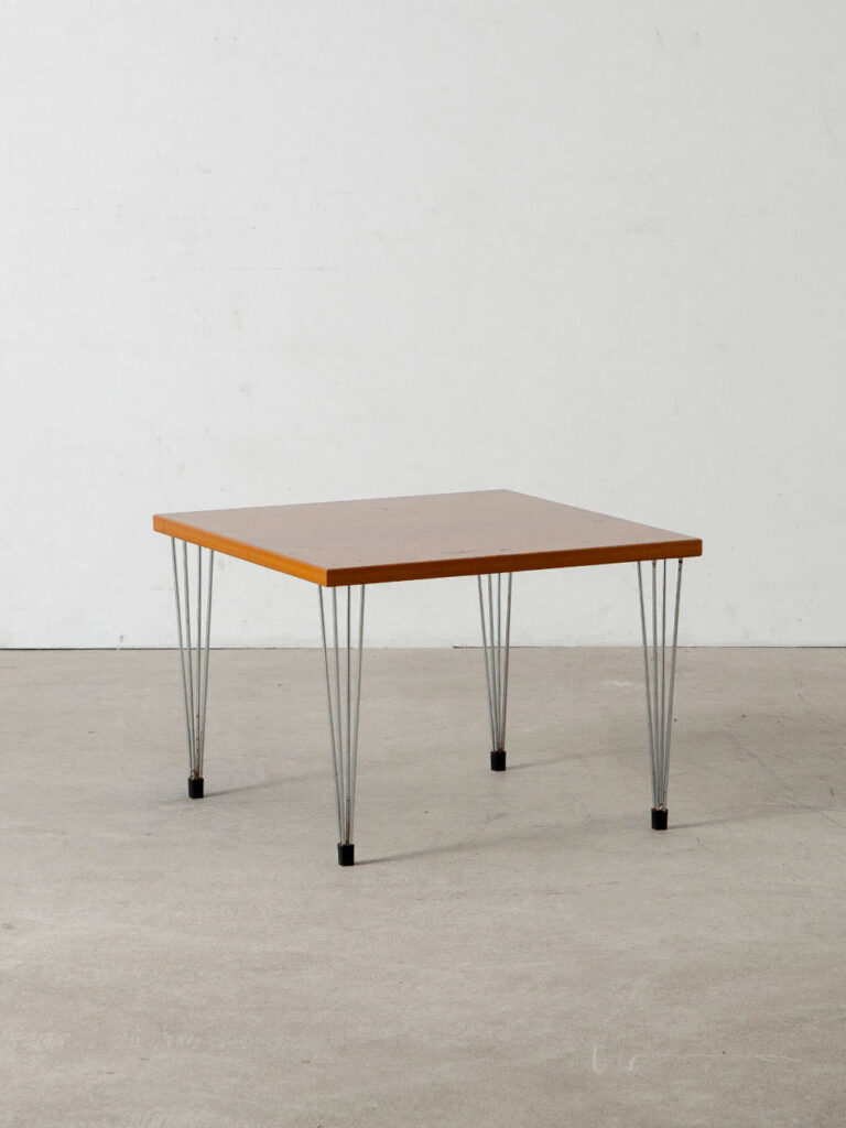 Coffee Table for Pin Age in Wood and Steel