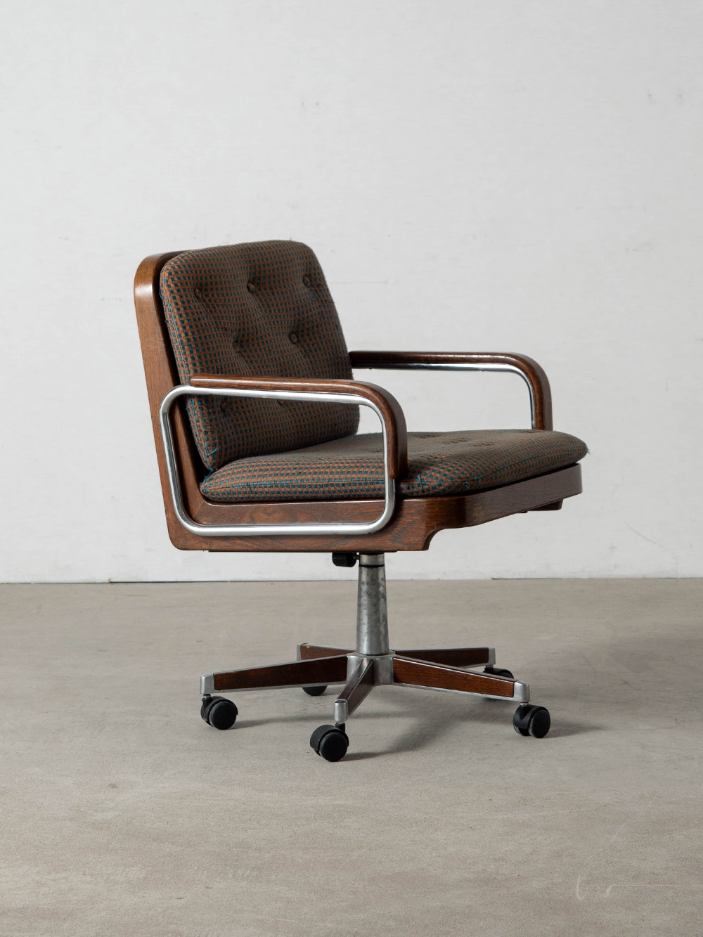 Office Chair for AG Barcelona in Fabric , Chrome and Wood