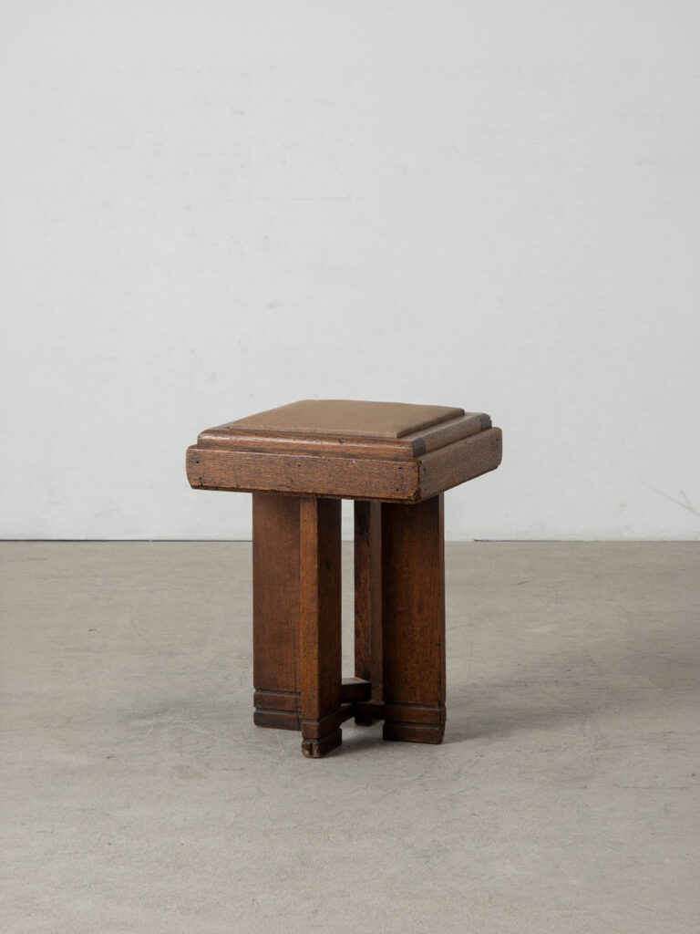 Stool in Wood and Leather