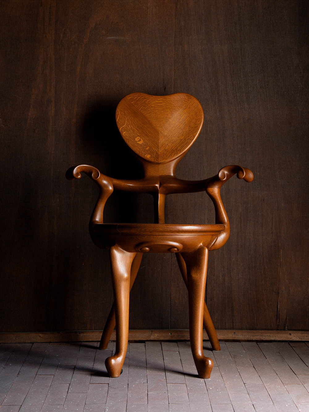 Calvet Arm Chair by Antoni Gaudí for BD Barcelona in Oak