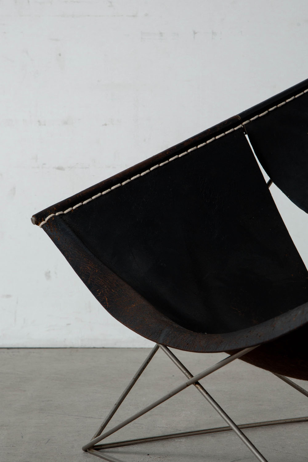Butterfly F675 Lounge Chair by Pierre Paulin for Artifort in Leather and Steel