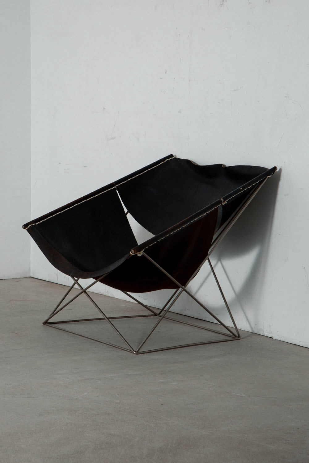 Butterfly F675 Lounge Chair by Pierre Paulin for Artifort in Leather and Steel