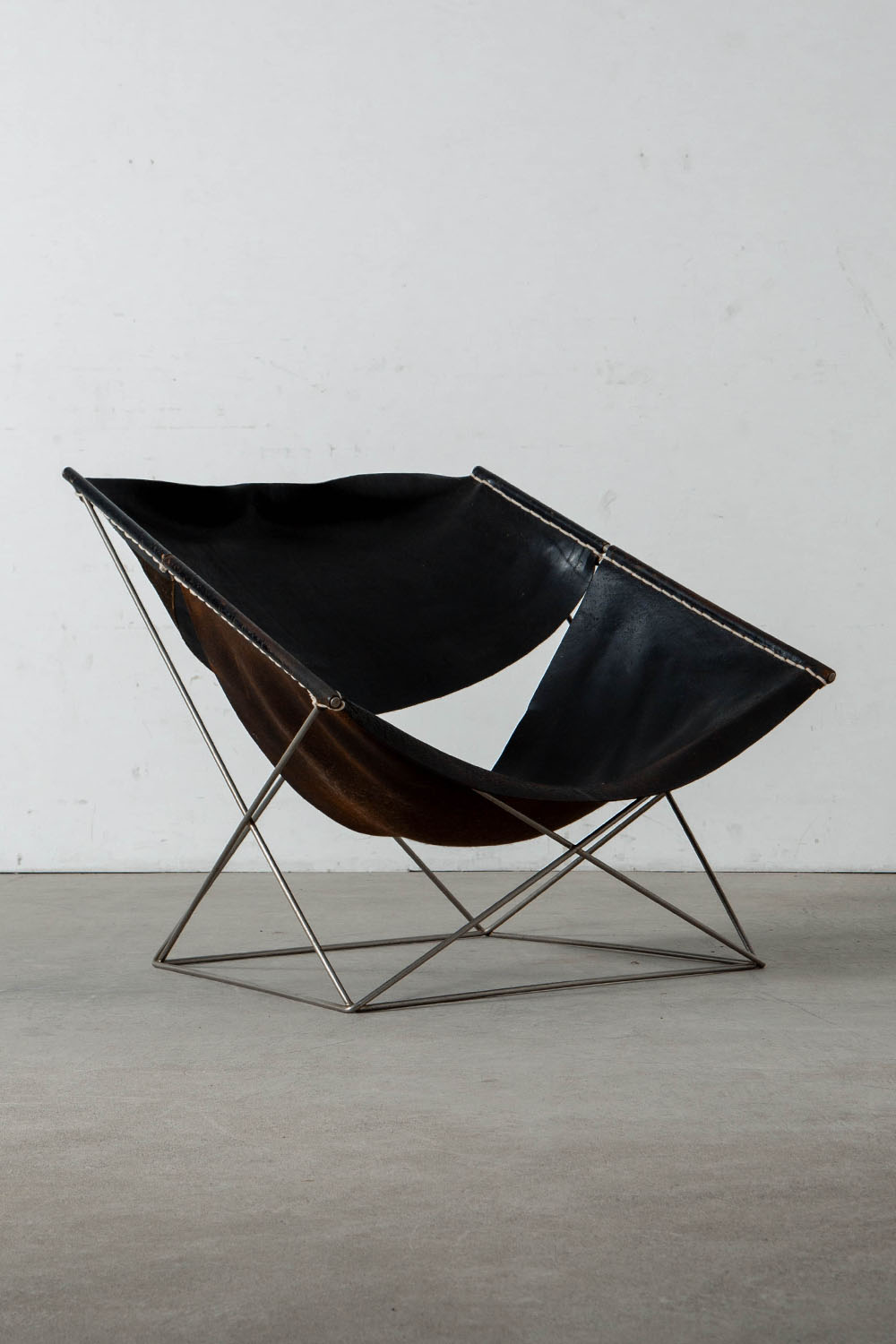 Butterfly F675 Lounge Chair by Pierre Paulin for Artifort in Leather and Steel