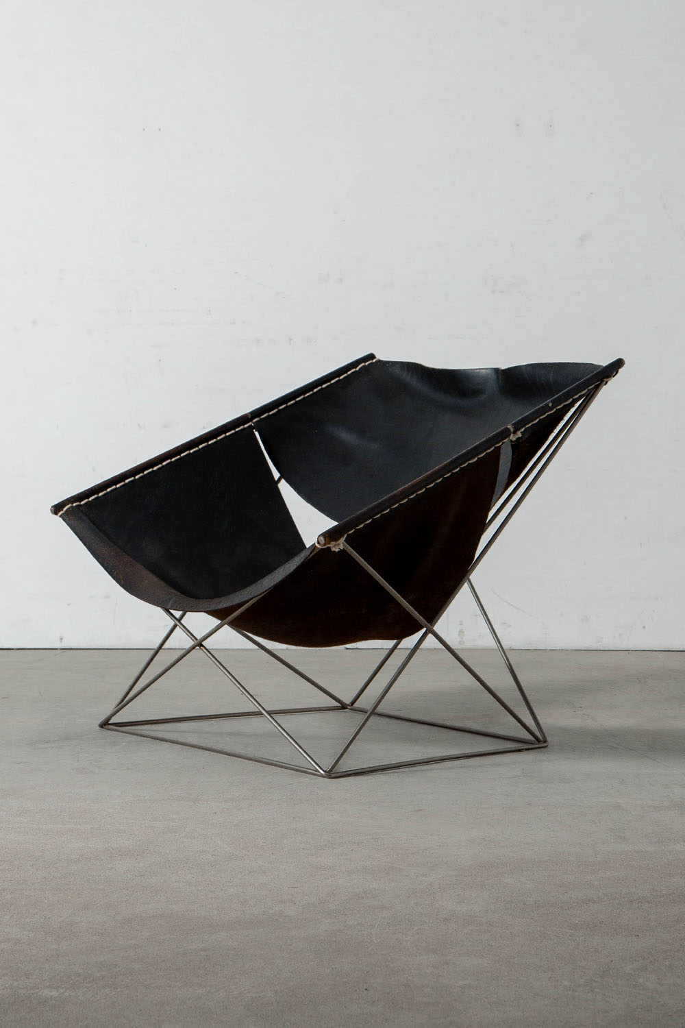 Butterfly F675 Lounge Chair by Pierre Paulin for Artifort in Leather and Steel