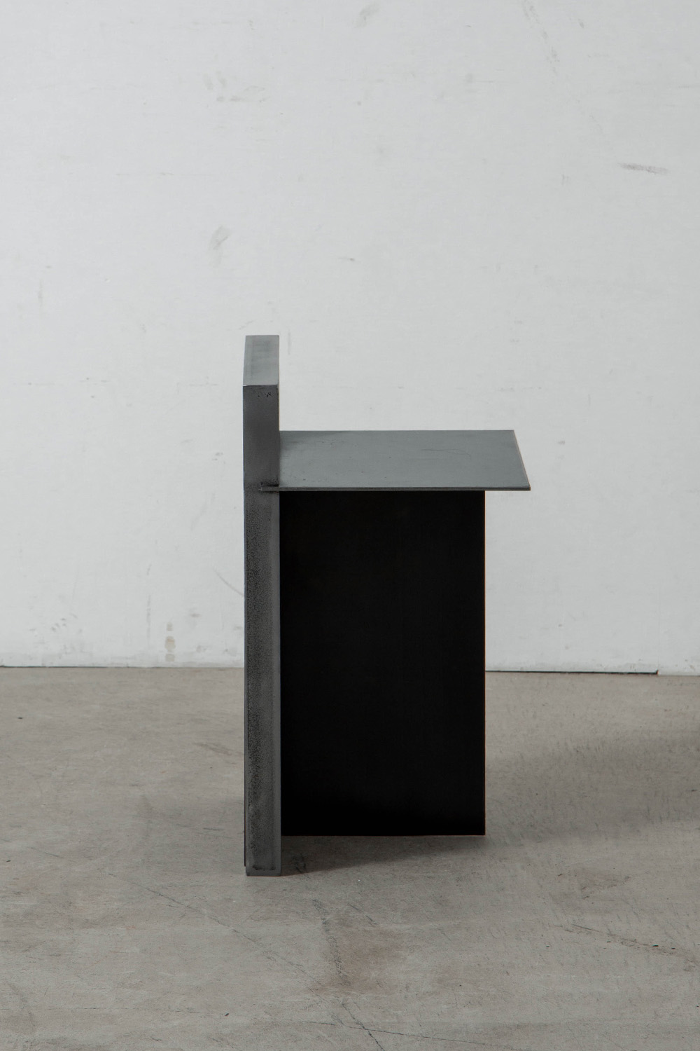 pinstripe,side table,サイドテーブル,soho house,Domhnall Nolan,Makino Arushi Design,漆,Art,アート,stoop,topso,清澄白河,Interior Design,ヴィンテージ,家具,雑貨,インテリア,店舗什器,設計,インテリアデザイン,内装,什器,店舗設計,ギャラリー,デザイナーズ家具,ショールーム