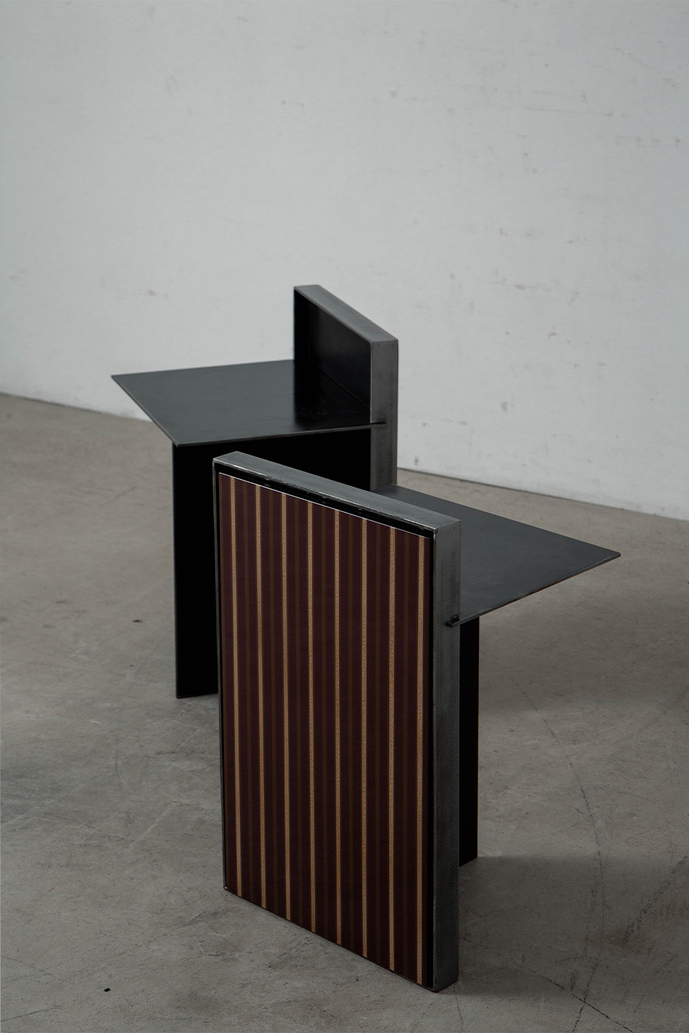 pinstripe,side table,サイドテーブル,soho house,Domhnall Nolan,Makino Arushi Design,漆,Art,アート,stoop,topso,清澄白河,Interior Design,ヴィンテージ,家具,雑貨,インテリア,店舗什器,設計,インテリアデザイン,内装,什器,店舗設計,ギャラリー,デザイナーズ家具,ショールーム
