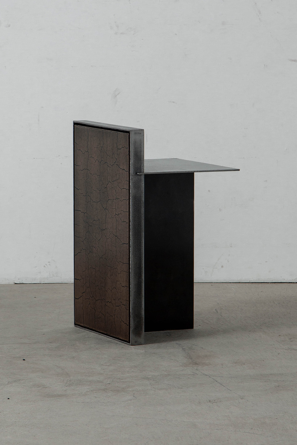 pinstripe,side table,サイドテーブル,soho house,Domhnall Nolan,Makino Arushi Design,漆,Art,アート,stoop,topso,清澄白河,Interior Design,ヴィンテージ,家具,雑貨,インテリア,店舗什器,設計,インテリアデザイン,内装,什器,店舗設計,ギャラリー,デザイナーズ家具,ショールーム