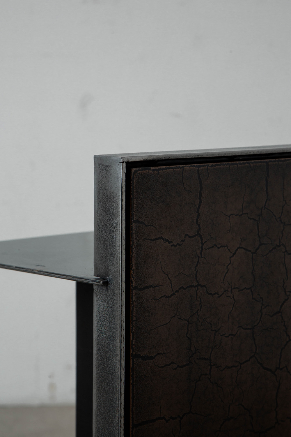 pinstripe,side table,サイドテーブル,soho house,Domhnall Nolan,Makino Arushi Design,漆,Art,アート,stoop,topso,清澄白河,Interior Design,ヴィンテージ,家具,雑貨,インテリア,店舗什器,設計,インテリアデザイン,内装,什器,店舗設計,ギャラリー,デザイナーズ家具,ショールーム