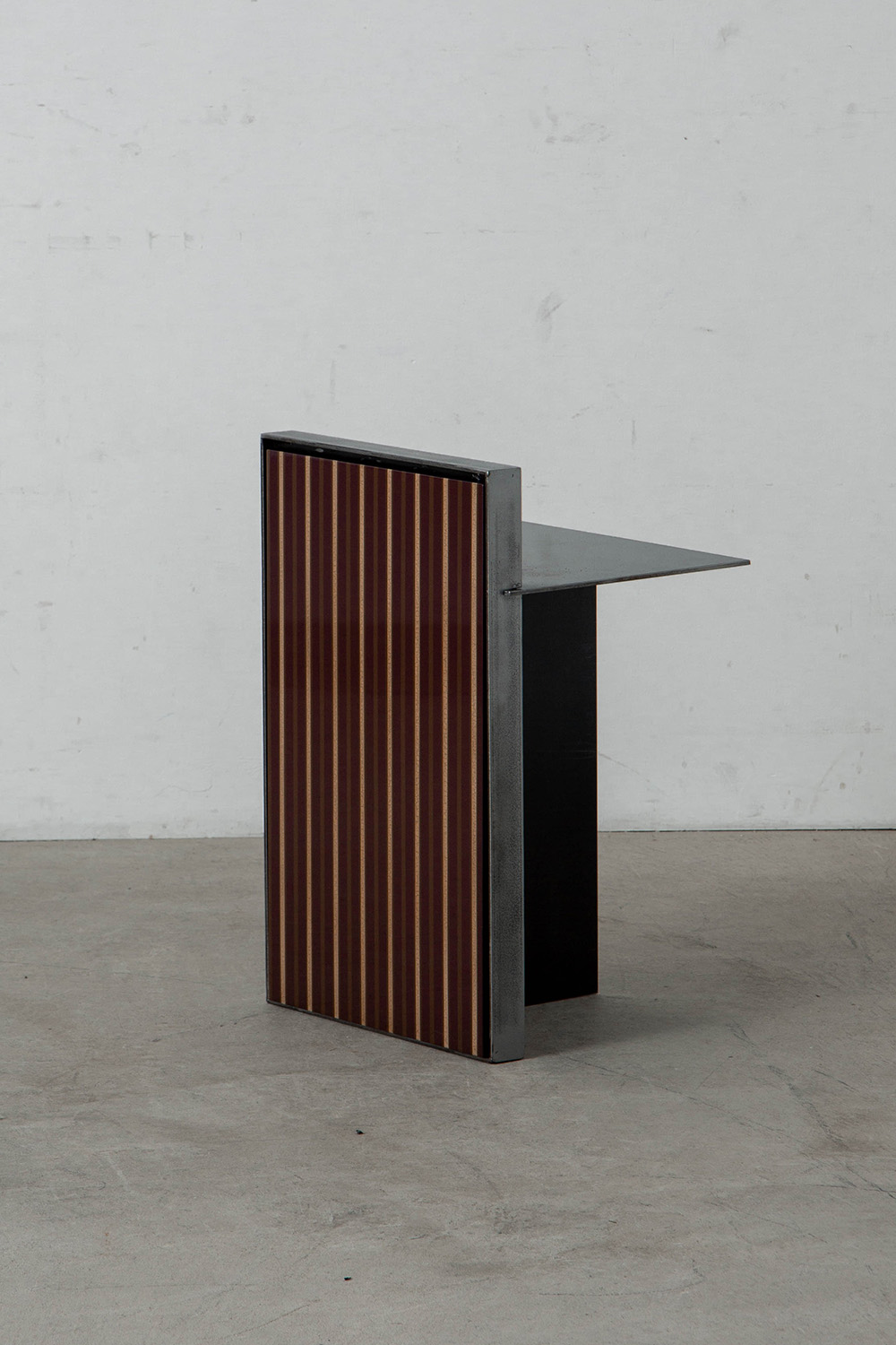 pinstripe,side table,サイドテーブル,soho house,Domhnall Nolan,Makino Arushi Design,漆,Art,アート,stoop,topso,清澄白河,Interior Design,ヴィンテージ,家具,雑貨,インテリア,店舗什器,設計,インテリアデザイン,内装,什器,店舗設計,ギャラリー,デザイナーズ家具,ショールーム