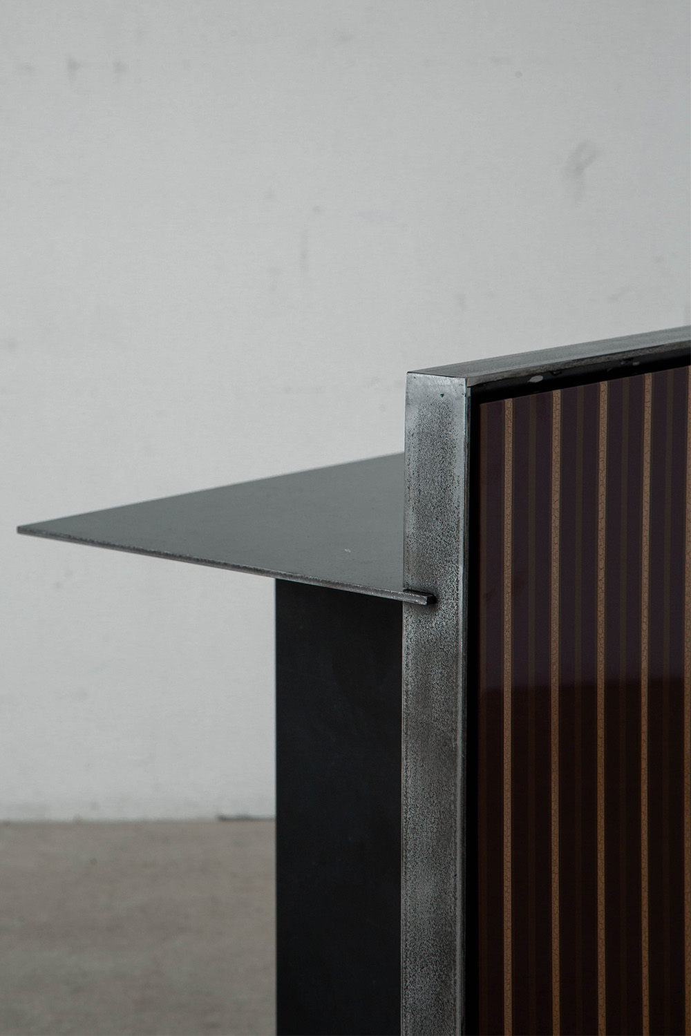 pinstripe,side table,サイドテーブル,soho house,Domhnall Nolan,Makino Arushi Design,漆,Art,アート,stoop,topso,清澄白河,Interior Design,ヴィンテージ,家具,雑貨,インテリア,店舗什器,設計,インテリアデザイン,内装,什器,店舗設計,ギャラリー,デザイナーズ家具,ショールーム
