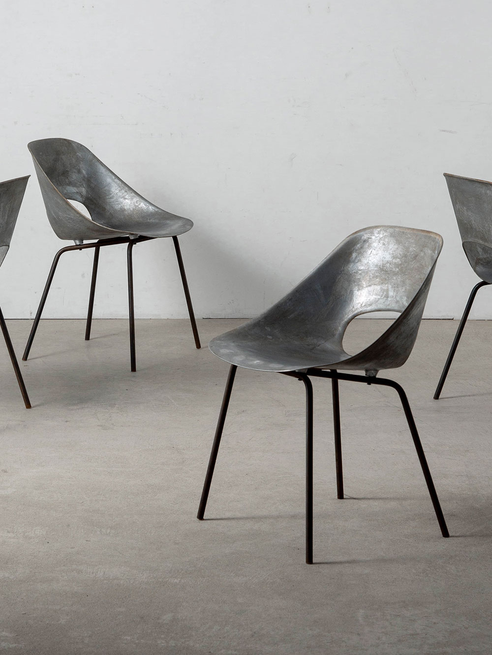 Tulip Chair by Pierre Guariche for Steiner in Aluminium and Steel