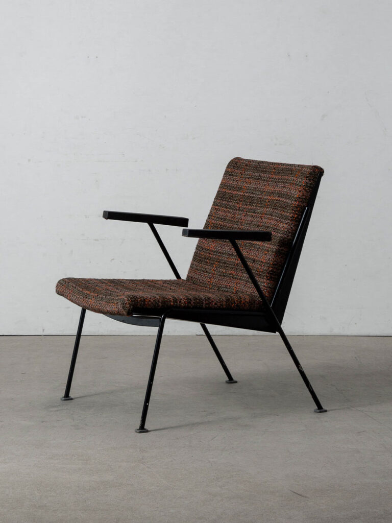 Oase Lounge Chair by Wim Rietveld for Ahrend De Cirkel in Fabric and Steel