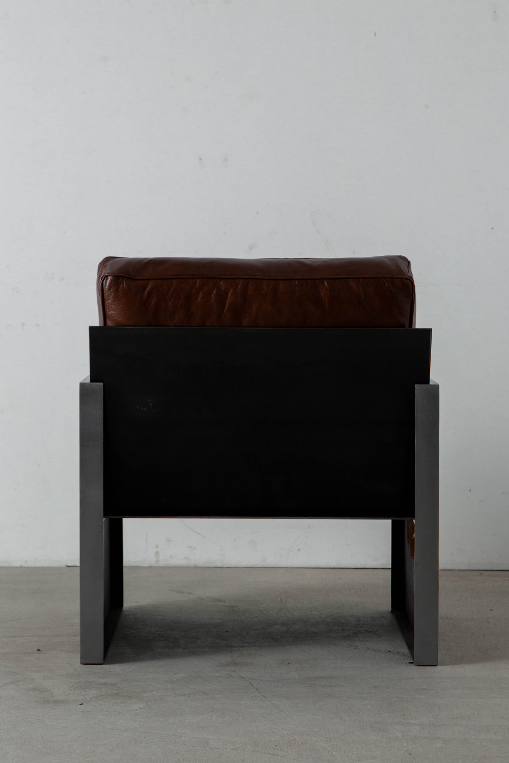 Pinstripe Chair by Domhnall Nolan × Makino Urushi Design