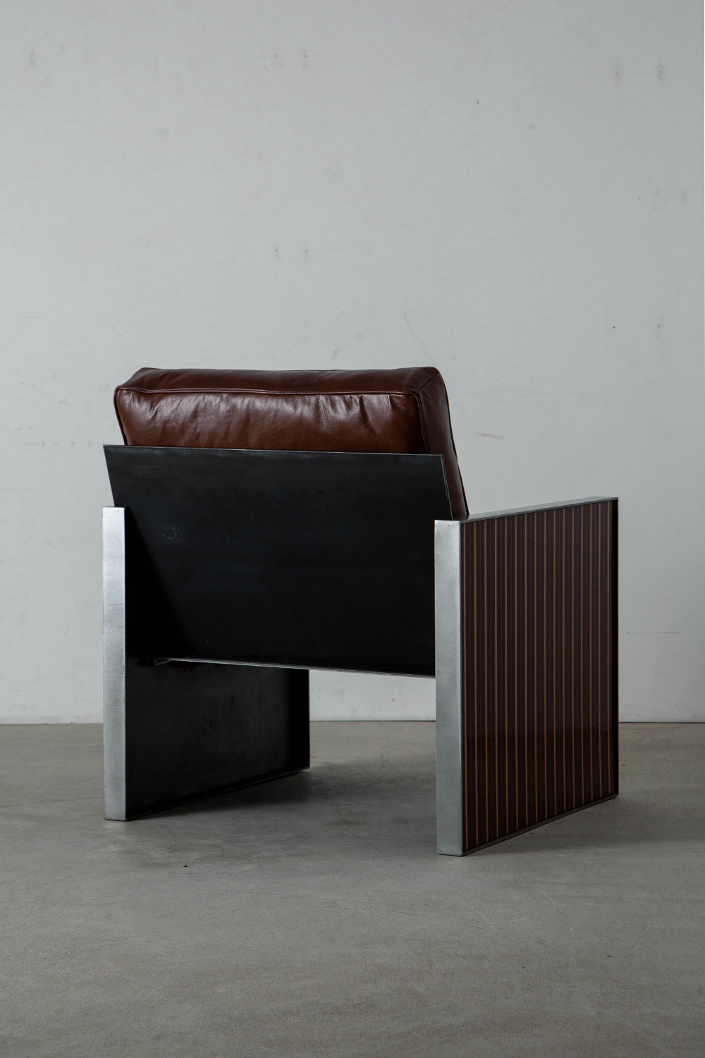 Lounge chair,chair,ラウンジチェア,チェア,pinstripe,soho house,Domhnall Nolan,Makino Arushi Design,漆,Art,アート,stoop,topso,清澄白河,Interior Design,ヴィンテージ,家具,雑貨,インテリア,店舗什器,設計,インテリアデザイン,内装,什器,店舗設計,ギャラリー,デザイナーズ家具,ショールーム