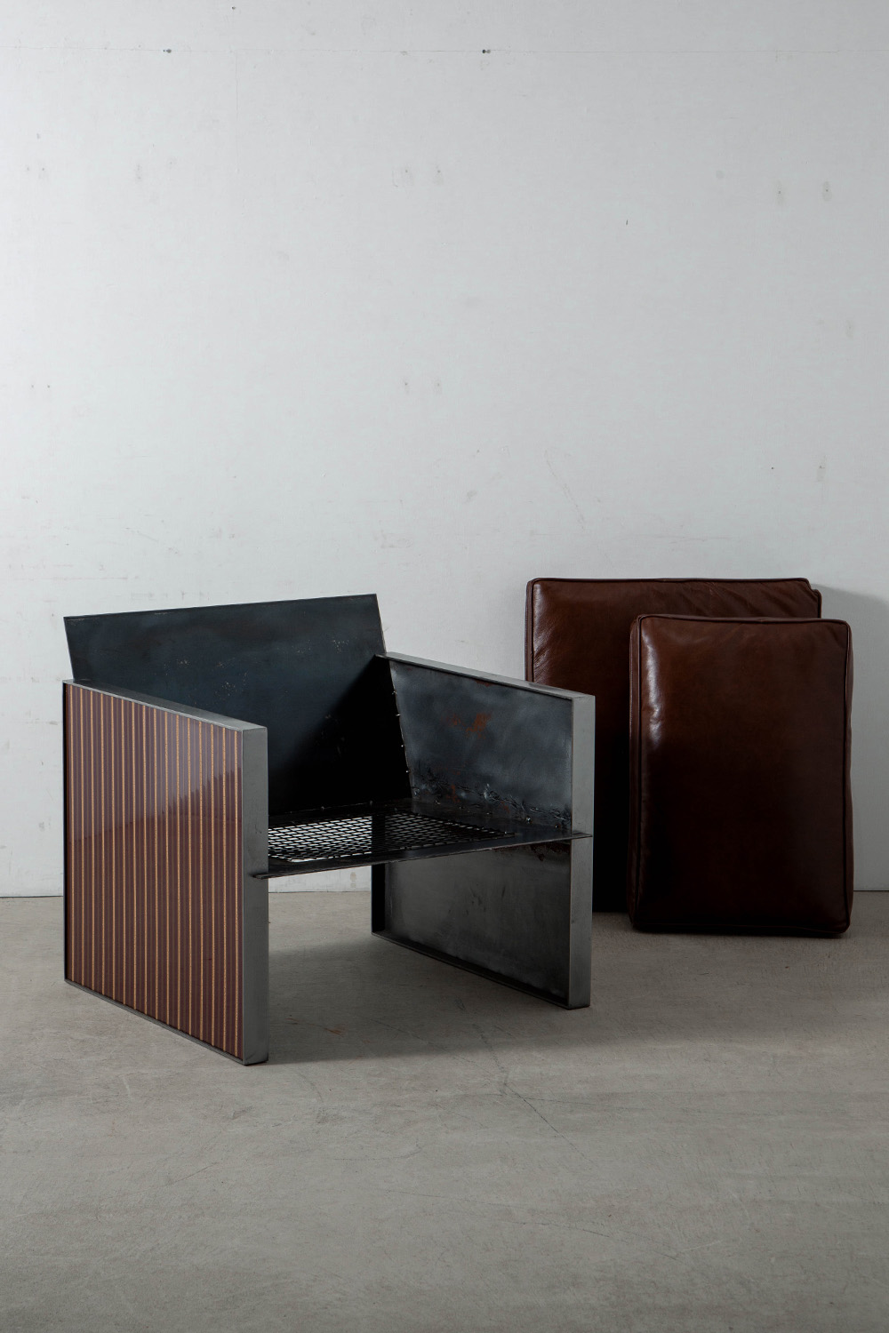 Lounge chair,chair,ラウンジチェア,チェア,pinstripe,soho house,Domhnall Nolan,Makino Arushi Design,漆,Art,アート,stoop,topso,清澄白河,Interior Design,ヴィンテージ,家具,雑貨,インテリア,店舗什器,設計,インテリアデザイン,内装,什器,店舗設計,ギャラリー,デザイナーズ家具,ショールーム