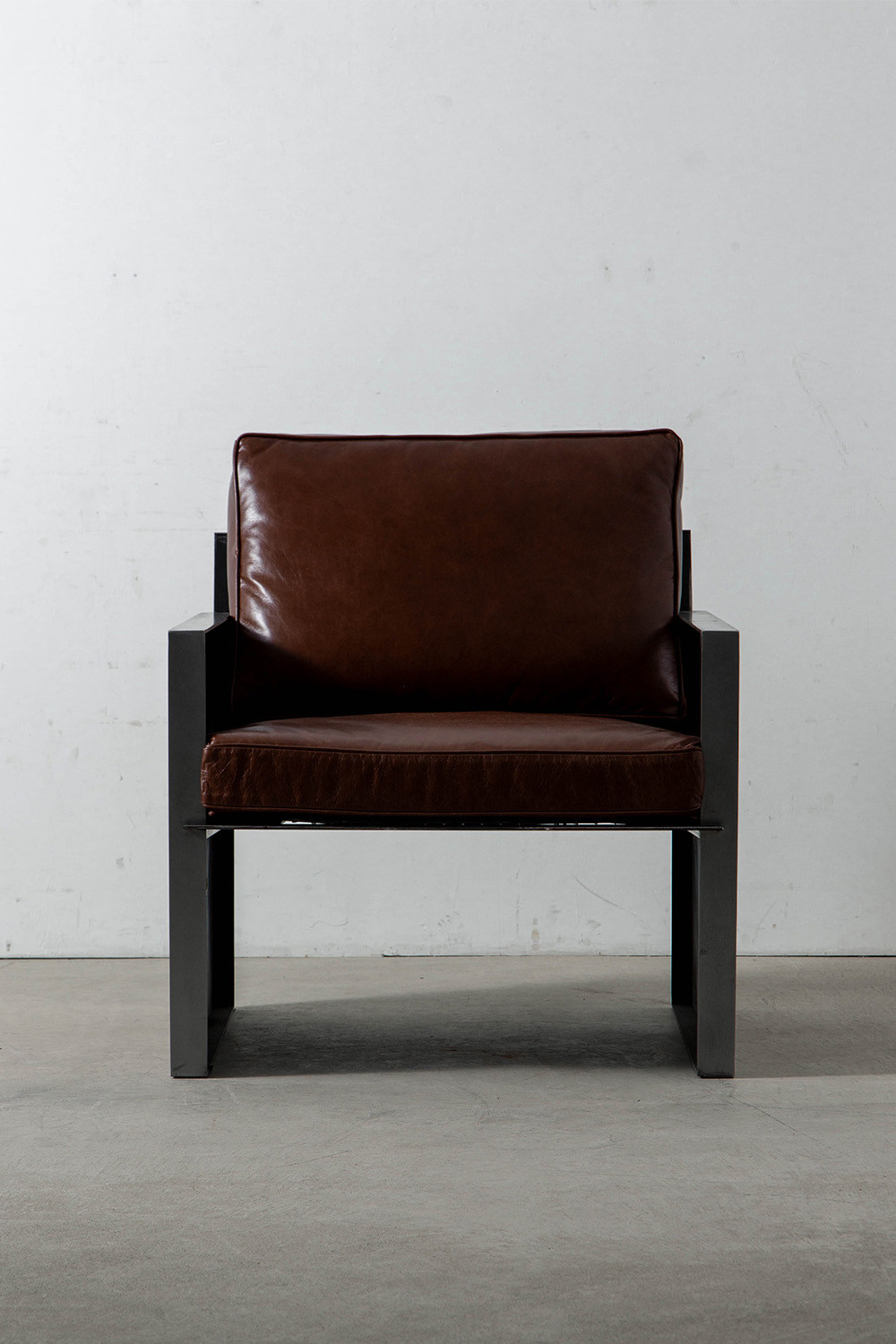 Lounge chair,chair,ラウンジチェア,チェア,pinstripe,soho house,Domhnall Nolan,Makino Arushi Design,漆,Art,アート,stoop,topso,清澄白河,Interior Design,ヴィンテージ,家具,雑貨,インテリア,店舗什器,設計,インテリアデザイン,内装,什器,店舗設計,ギャラリー,デザイナーズ家具,ショールーム