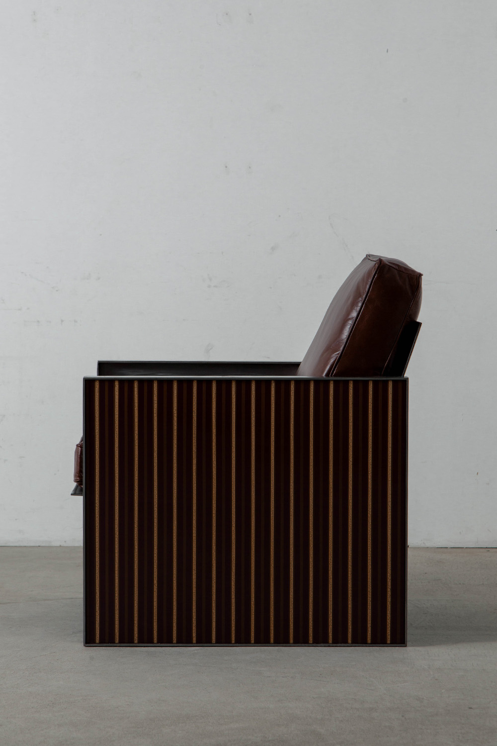 Lounge chair,chair,ラウンジチェア,チェア,pinstripe,soho house,Domhnall Nolan,Makino Arushi Design,漆,Art,アート,stoop,topso,清澄白河,Interior Design,ヴィンテージ,家具,雑貨,インテリア,店舗什器,設計,インテリアデザイン,内装,什器,店舗設計,ギャラリー,デザイナーズ家具,ショールーム