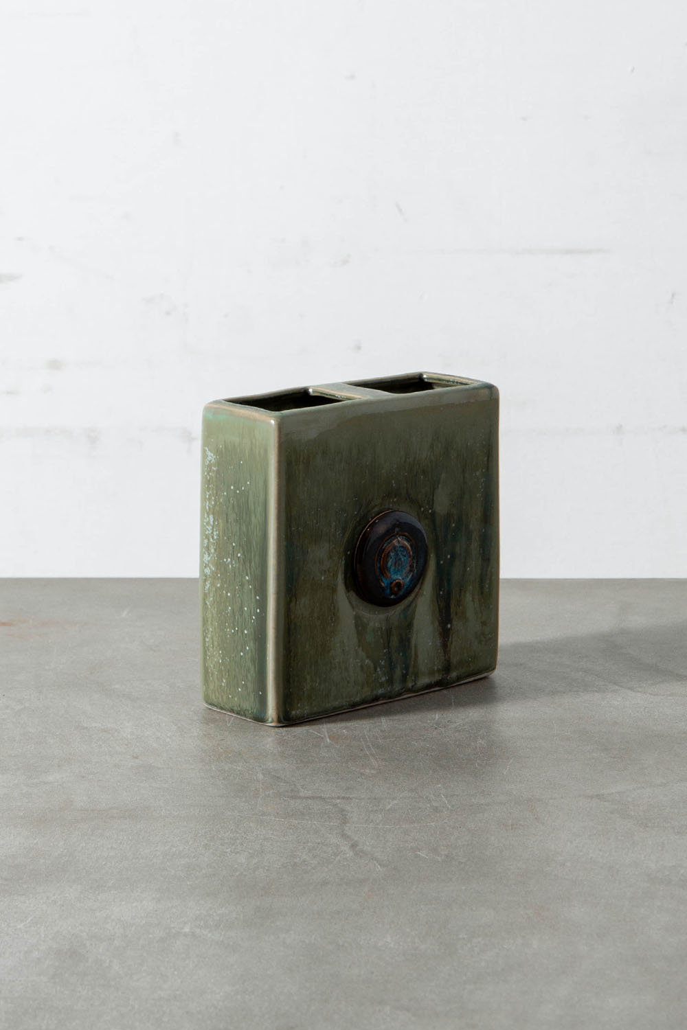 Flower Vase in Ceramic