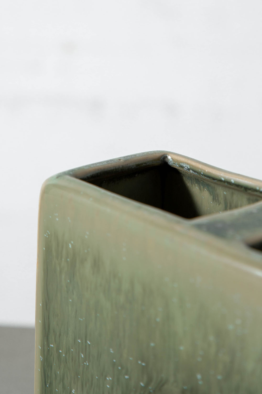 Flower Vase in Ceramic