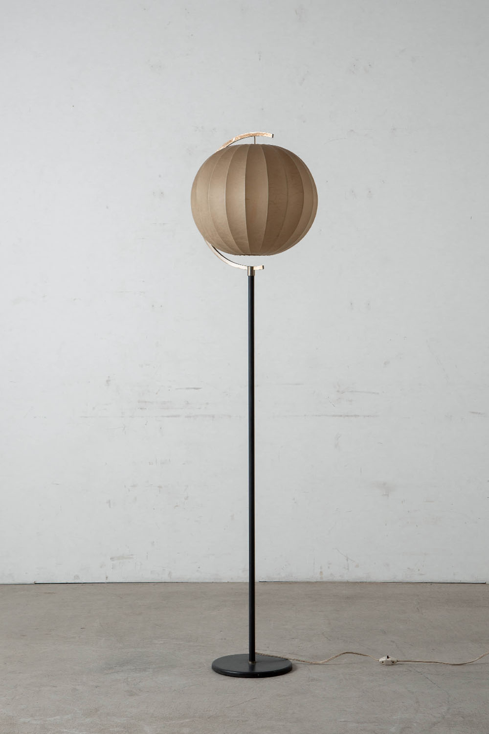 Cocoon Floor Lamp in Resin and Steel