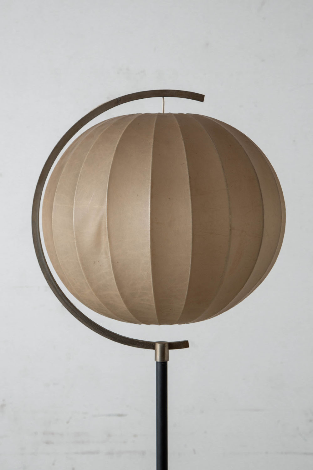 Cocoon Floor Lamp in Resin and Steel
