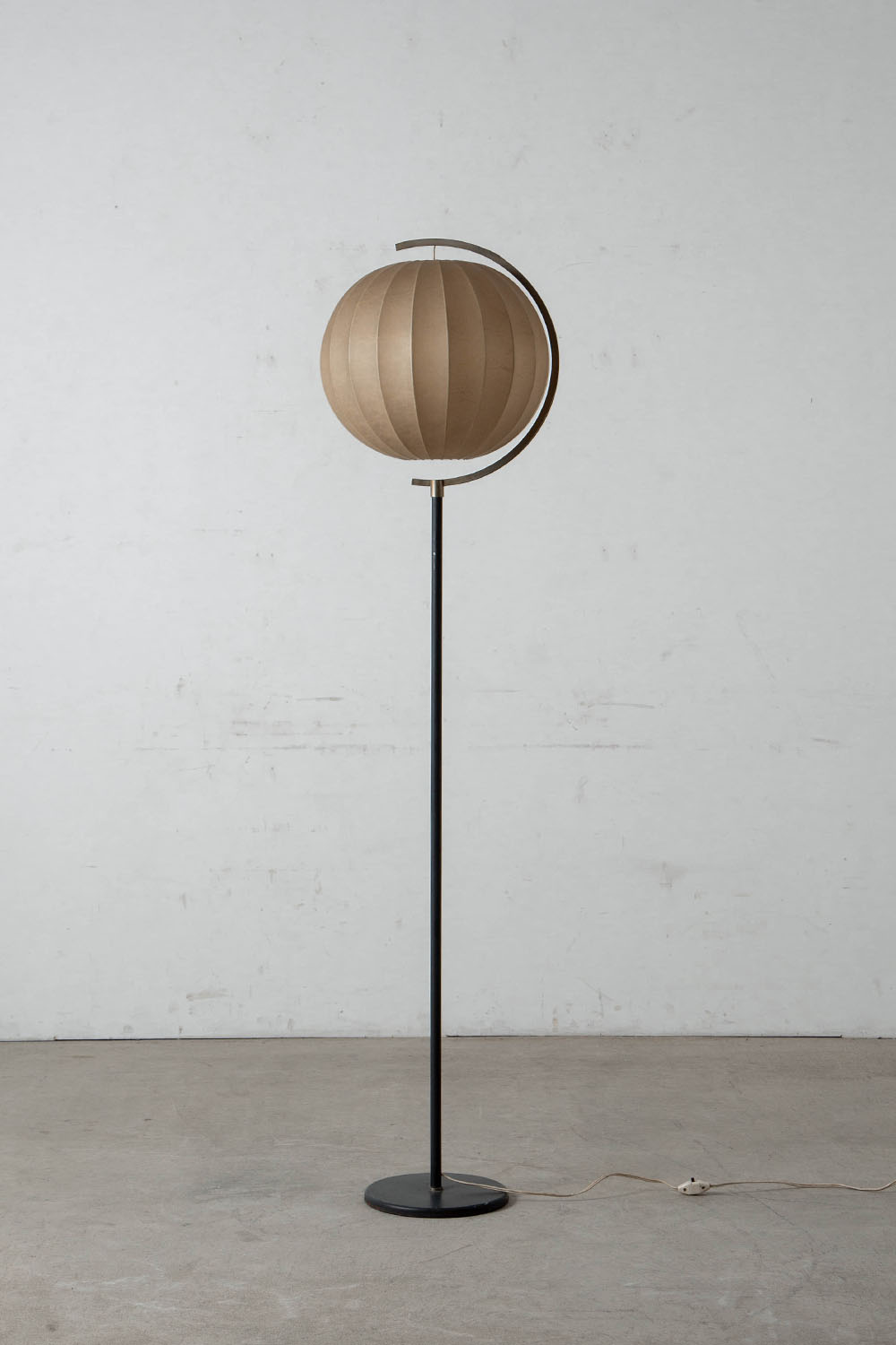 Cocoon Floor Lamp in Resin and Steel