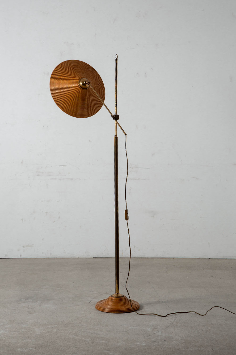 Floor Lamp in Rattan and Brass